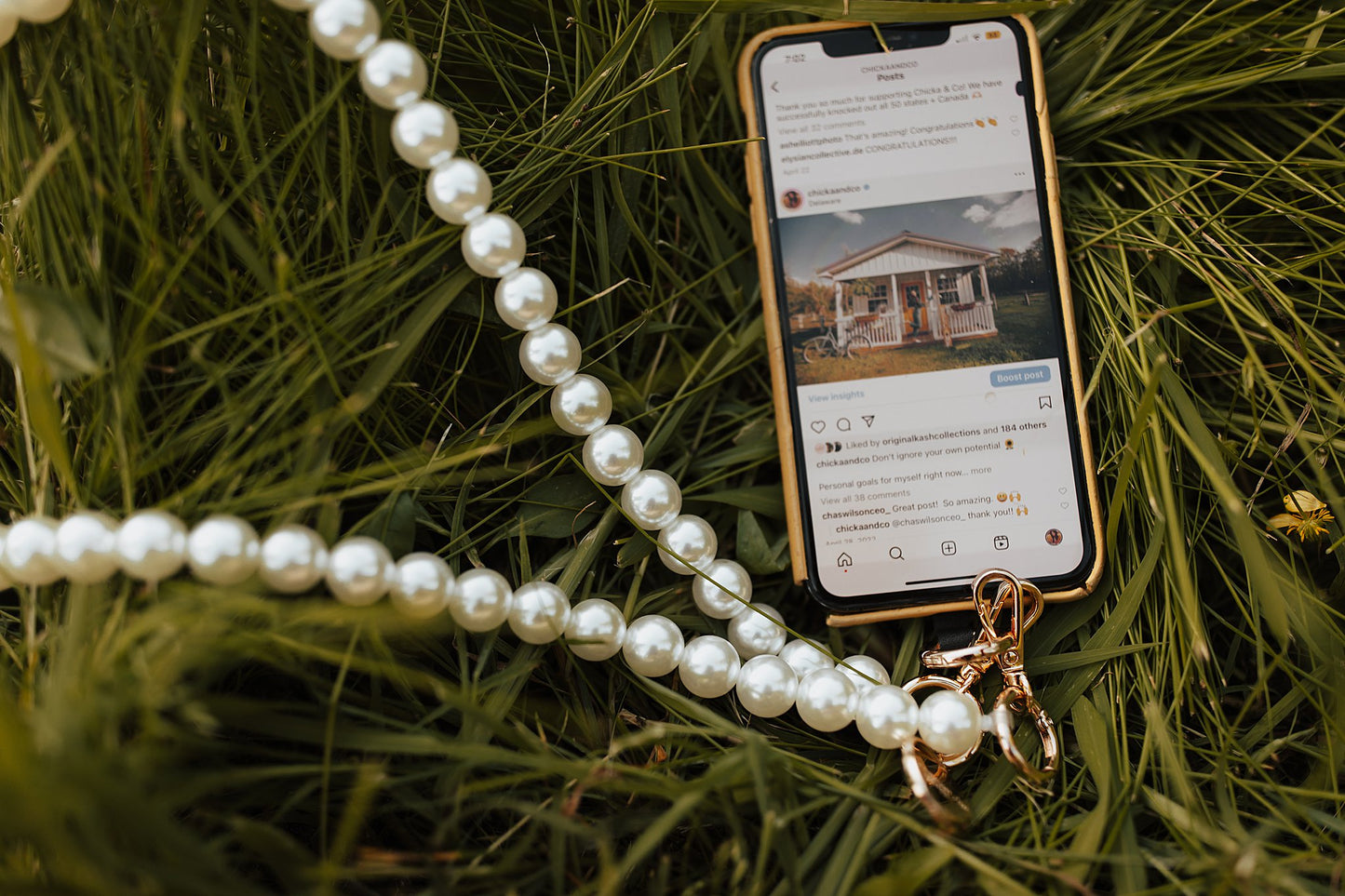 Sadie Phone Chain - Round Pearl