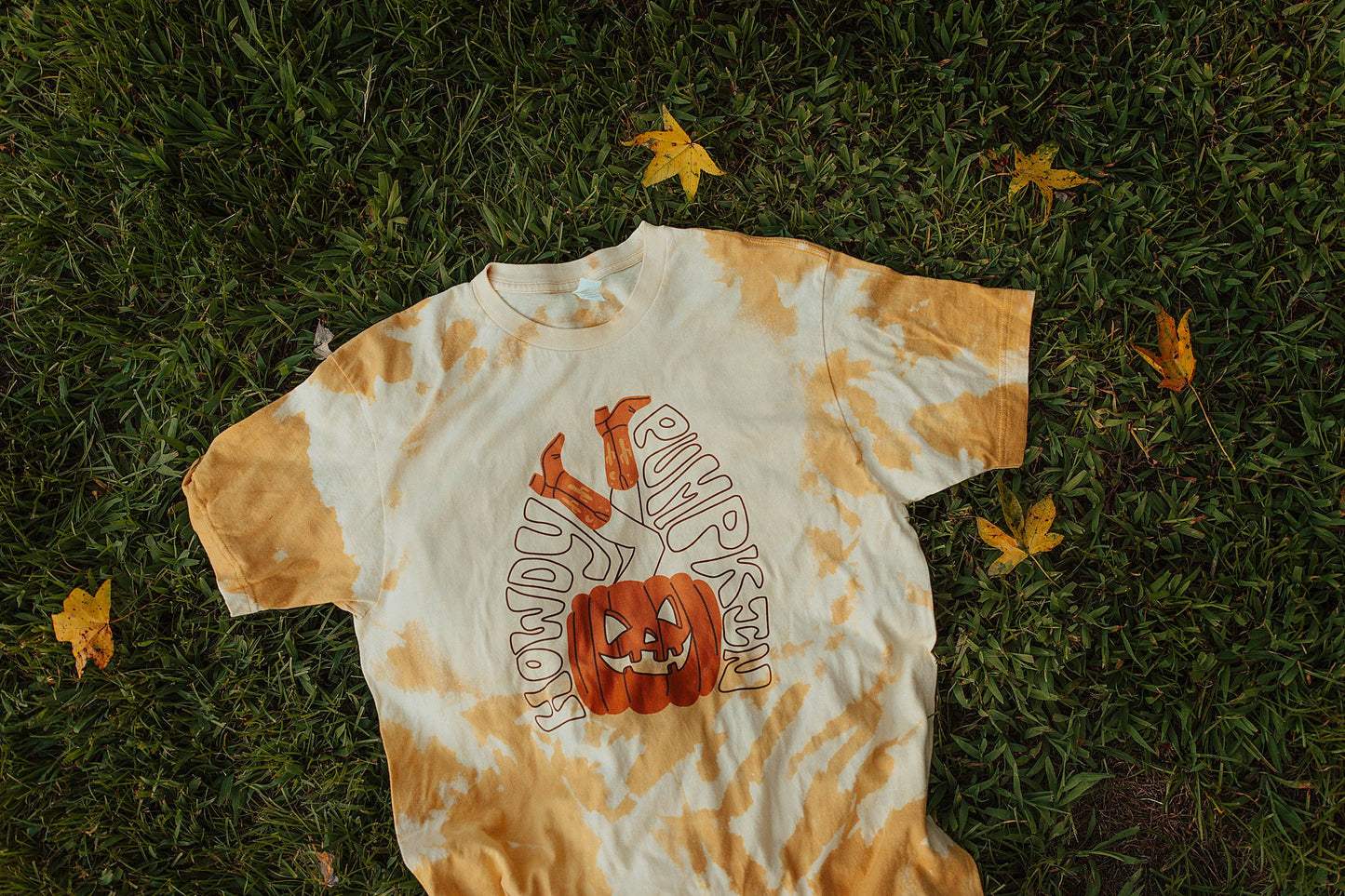 Howdy Pumpkin Mustard Bleach Tee S-Plus