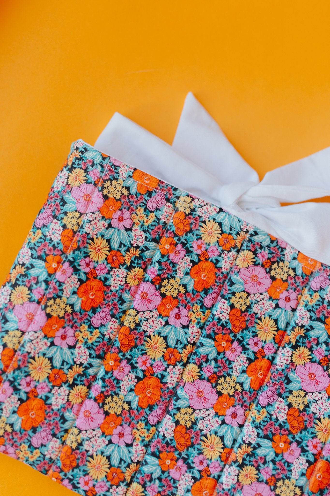 Retro Floral Blue Bow Book Sleeve