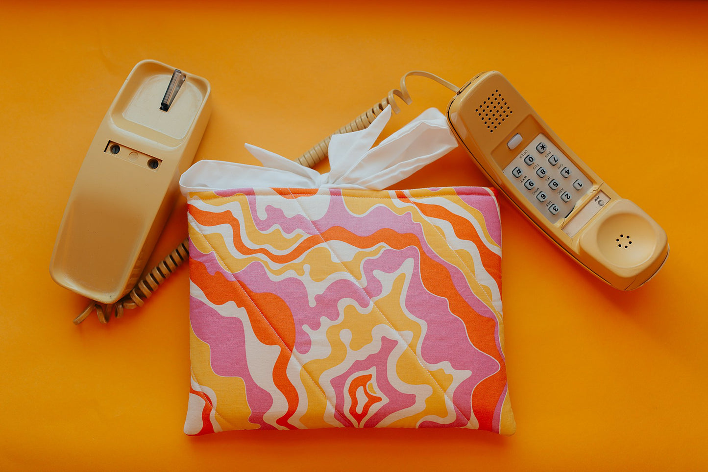 Swirl Bow Book Sleeve