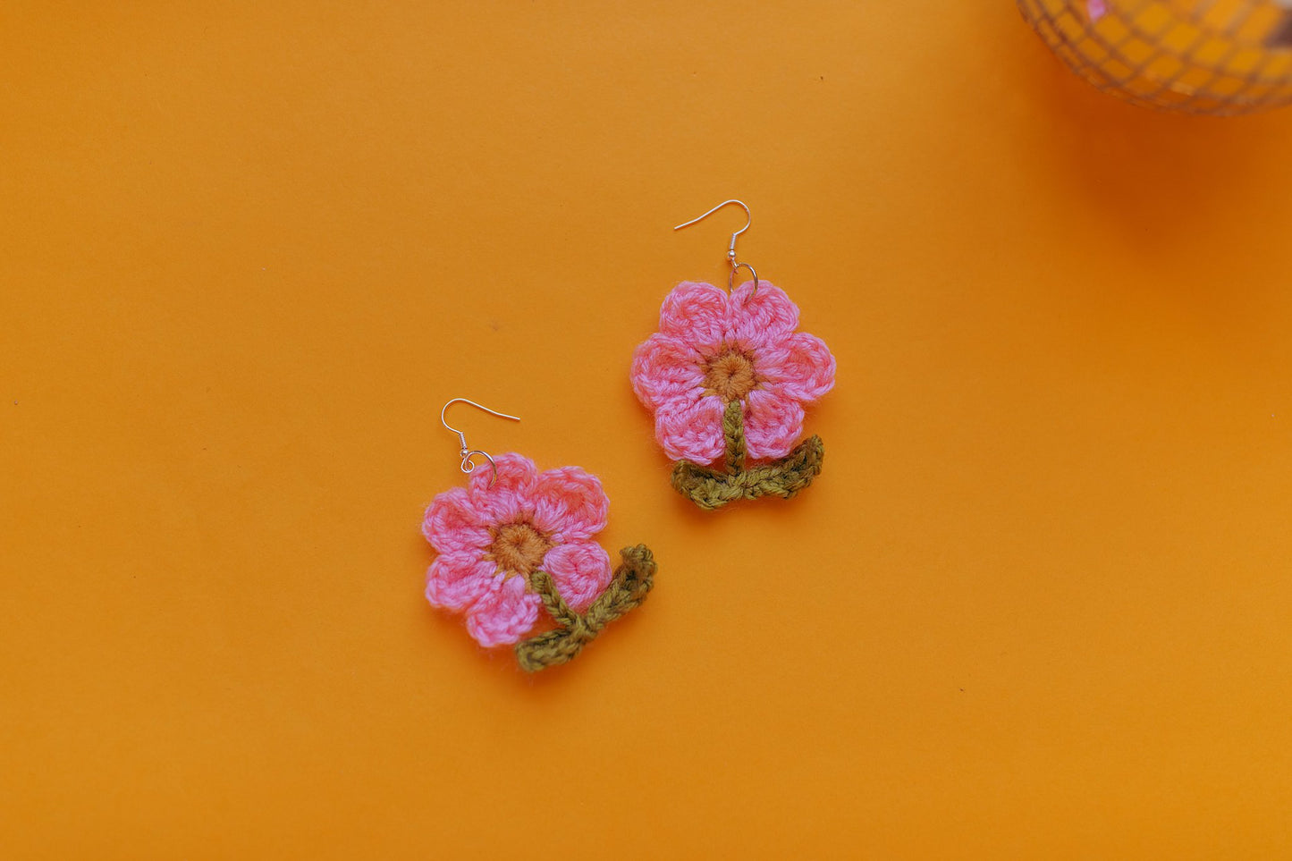 Pink Daisy Dangle