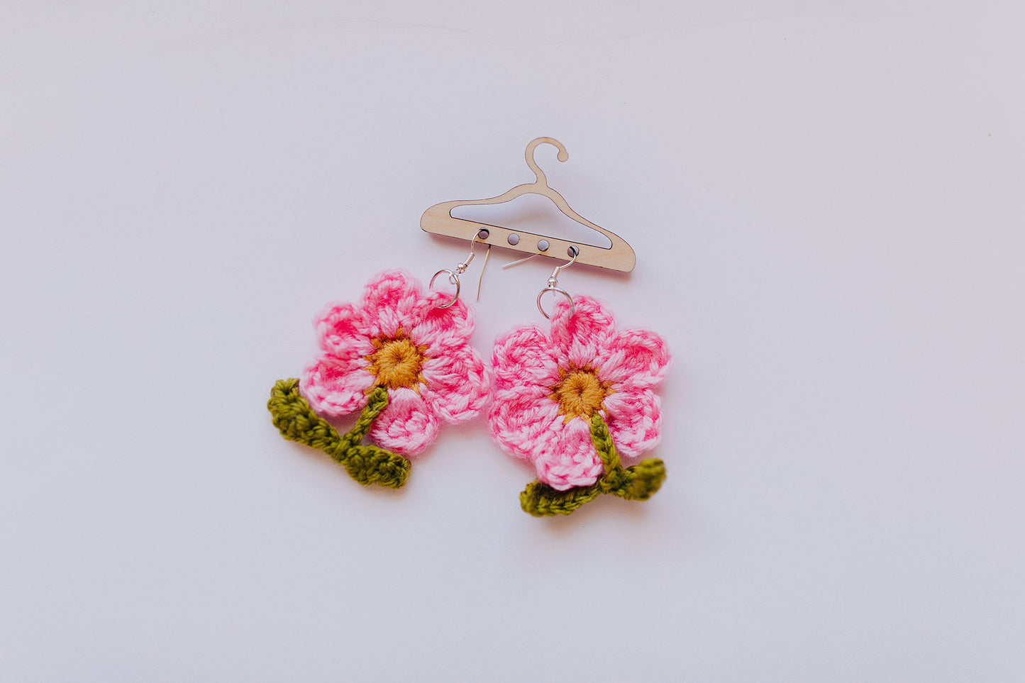 Pink Daisy Dangle