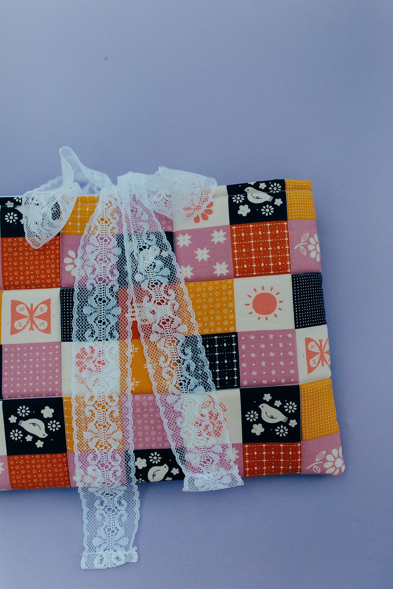 Quilt Bow Book Sleeve