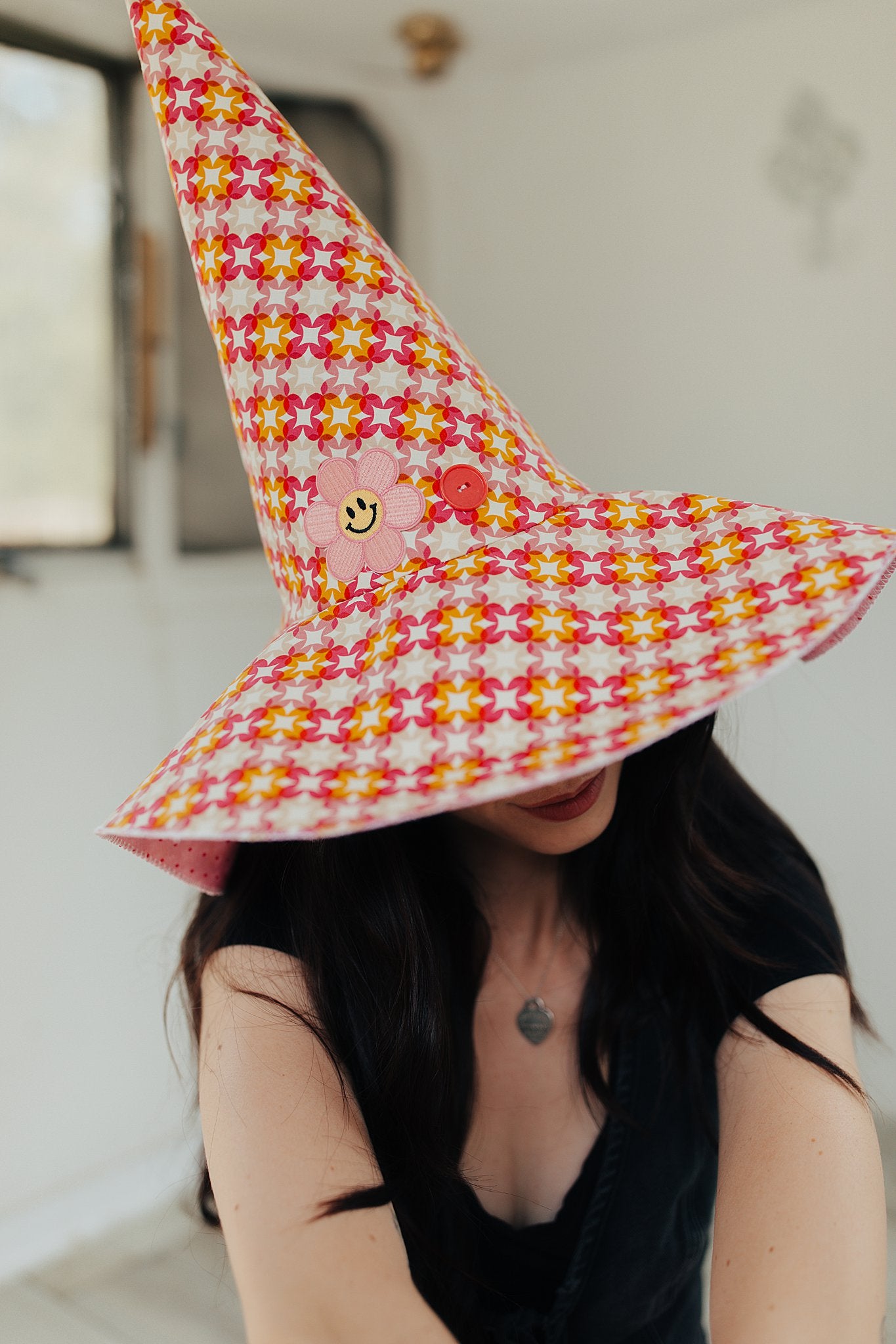 Witch Hat Groovy Chicka