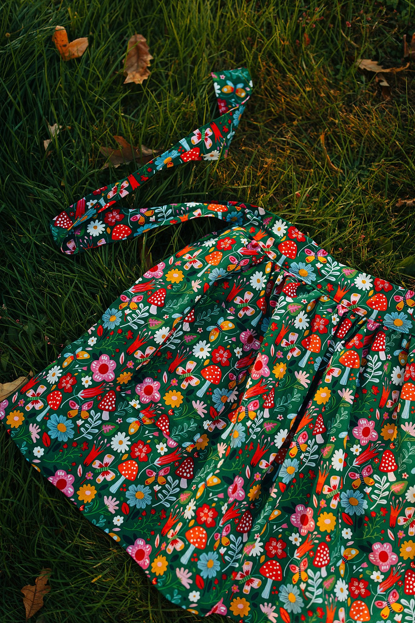 Chicka Apron Flowers