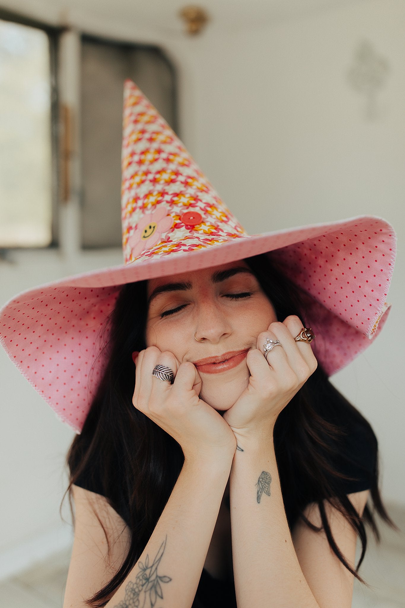 Witch Hat Groovy Chicka