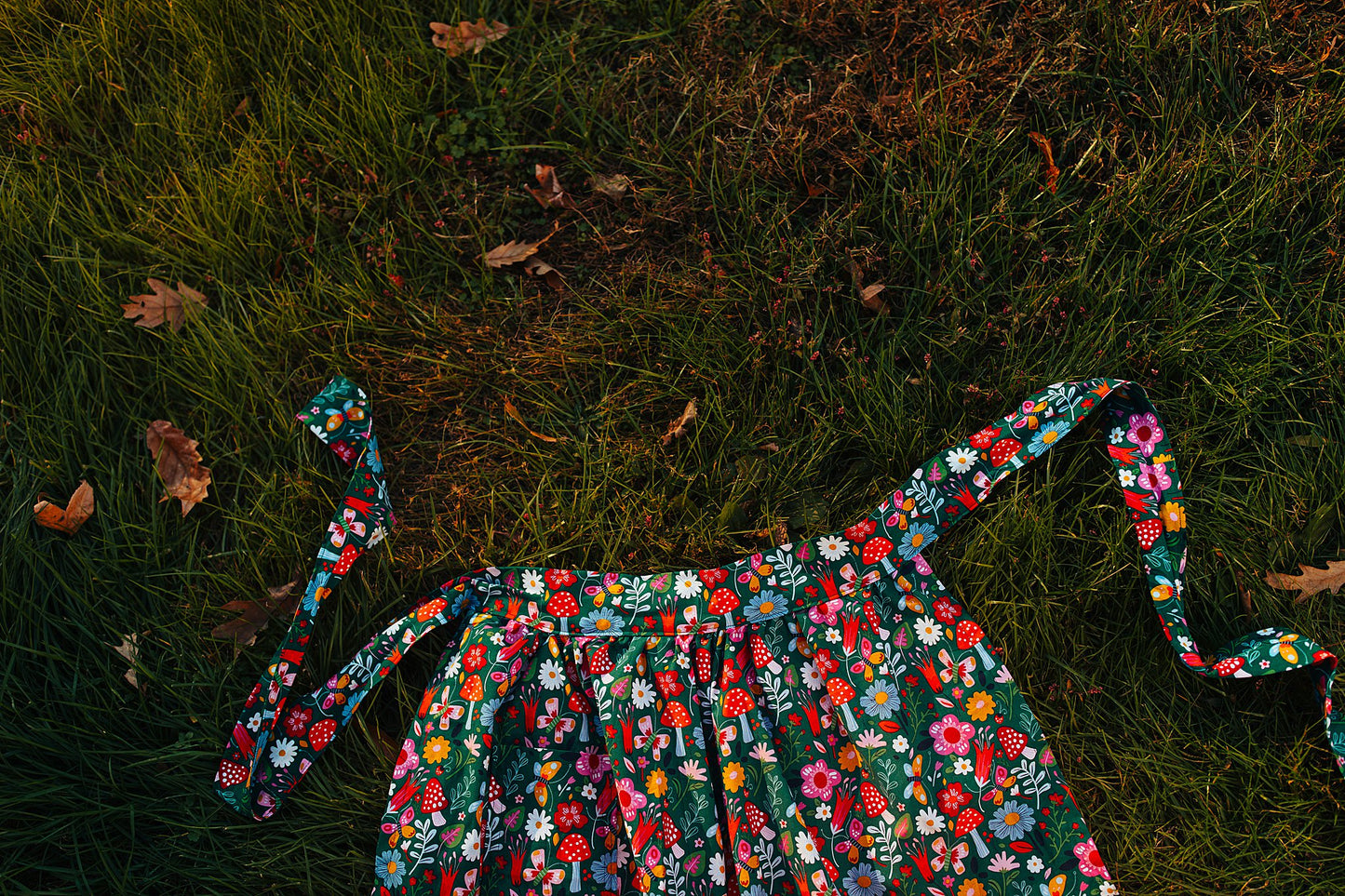 Chicka Apron Flowers