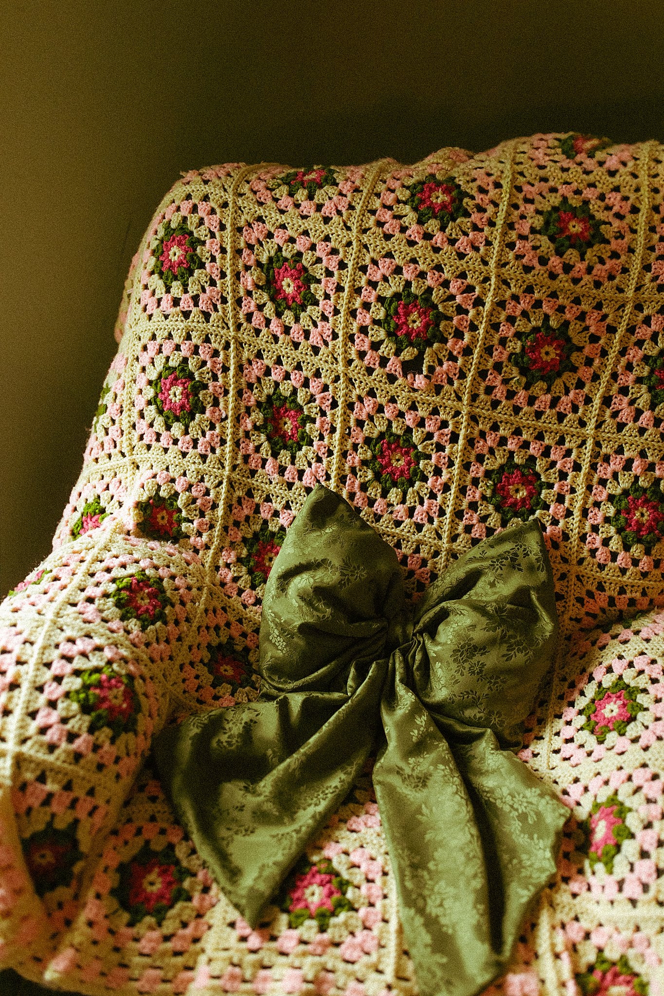 Big Bow Decor Silk Green