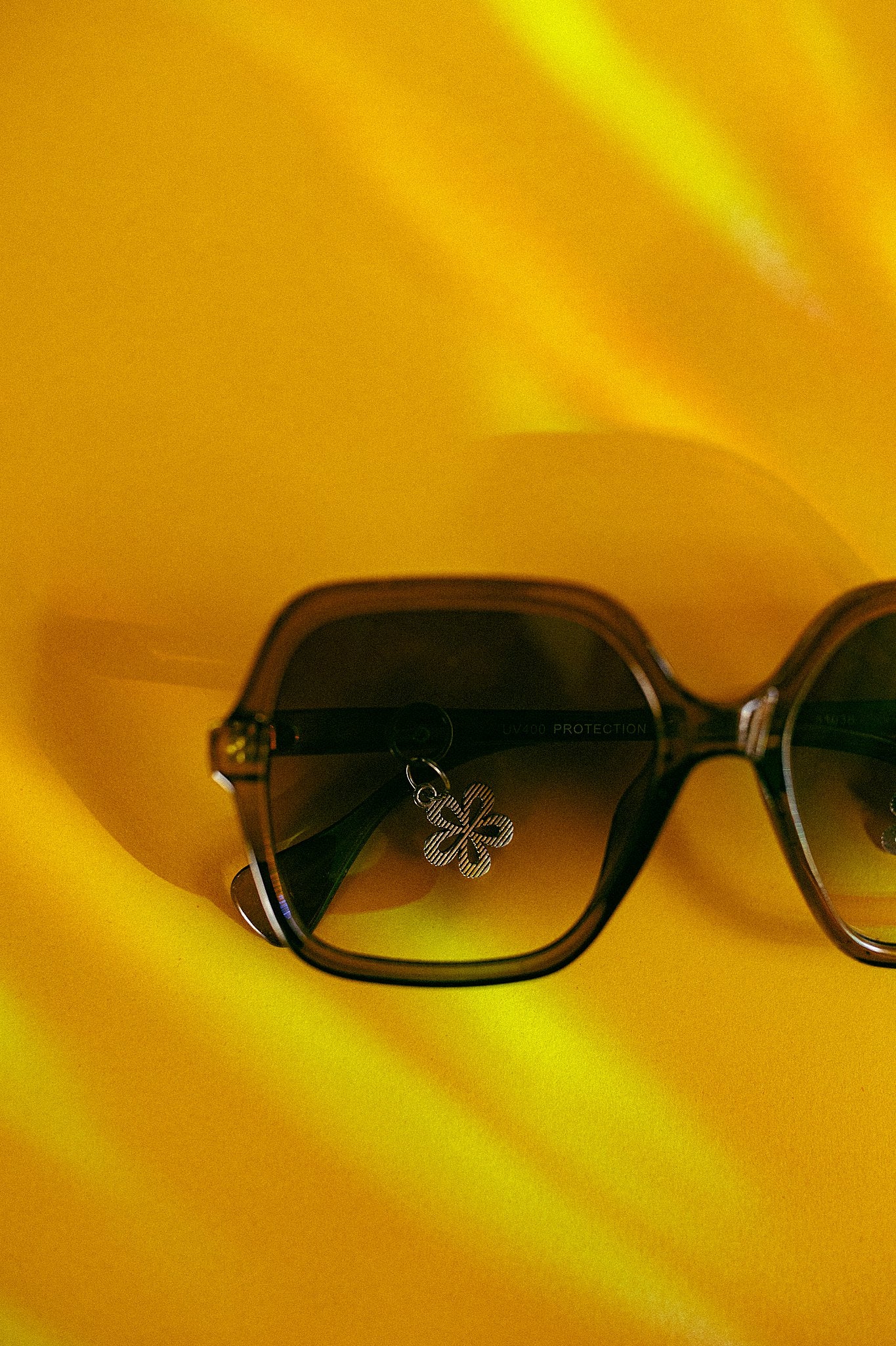 Rad Sunnies - Flower Charm