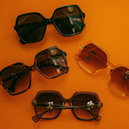 Rad Sunnies - Flower Charm