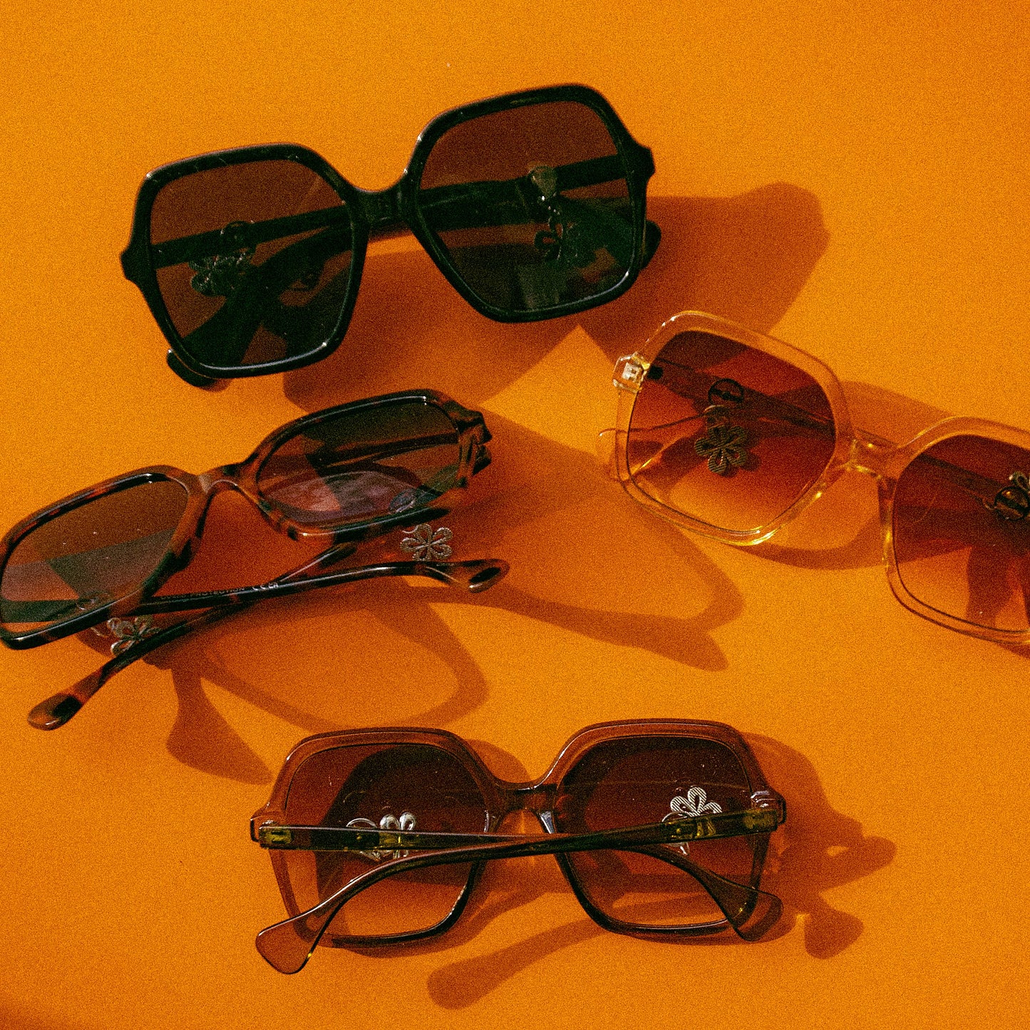 Rad Sunnies - Flower Charm