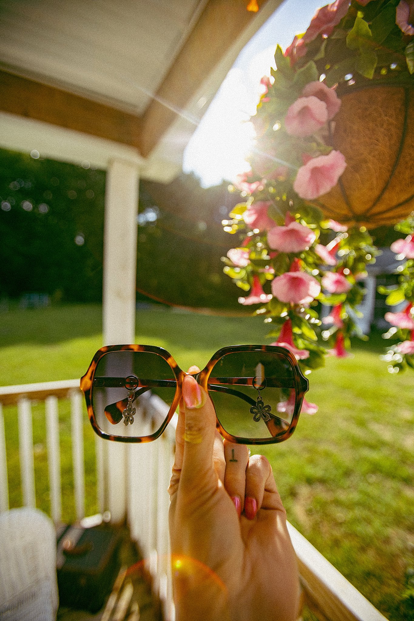 Rad Sunnies - Flower Charm