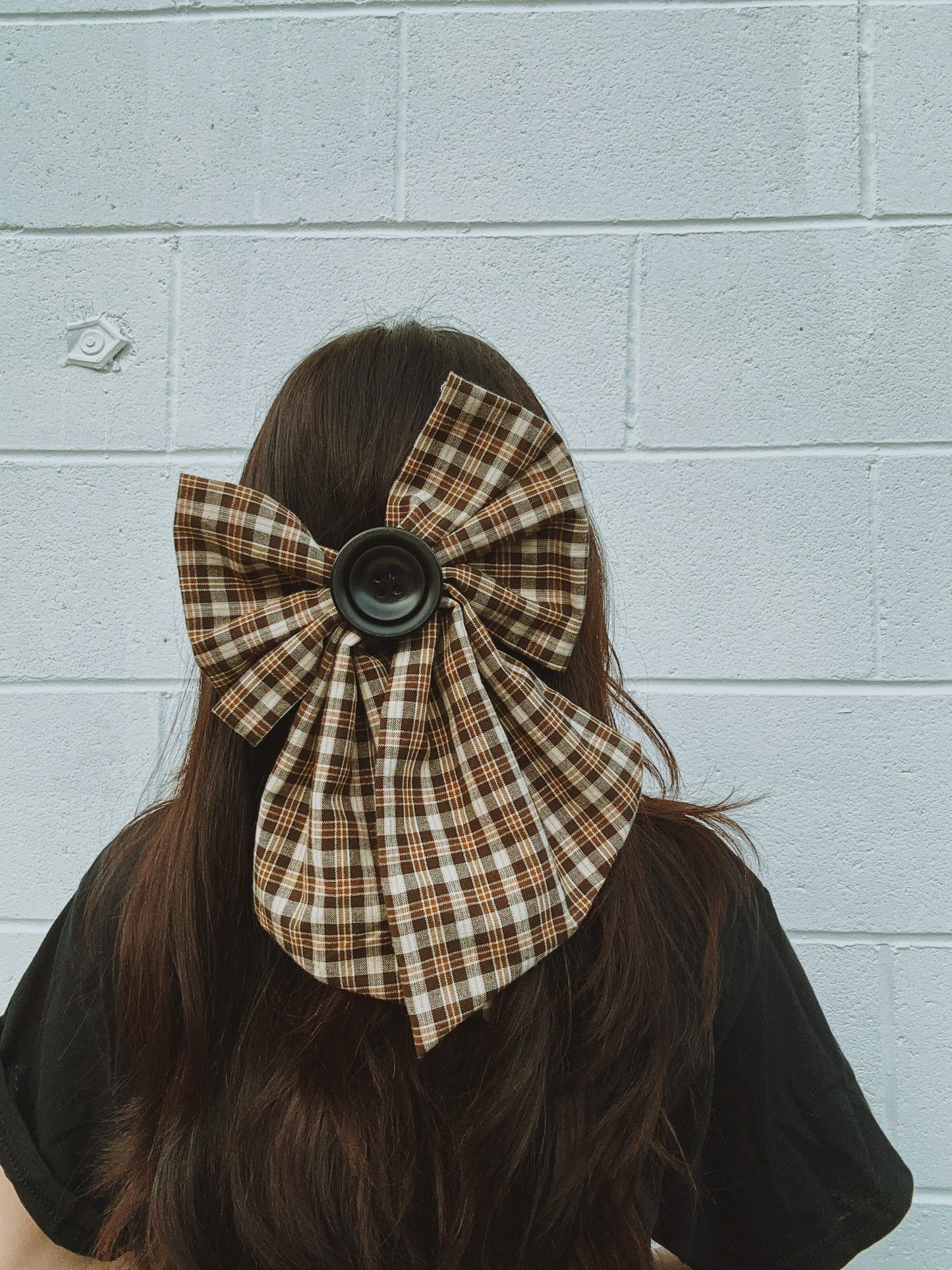 Chicka Button Bow