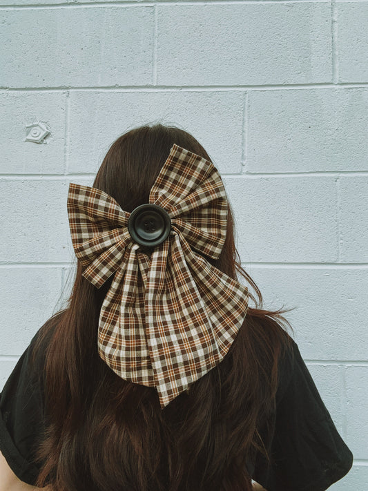 Chicka Button Bow