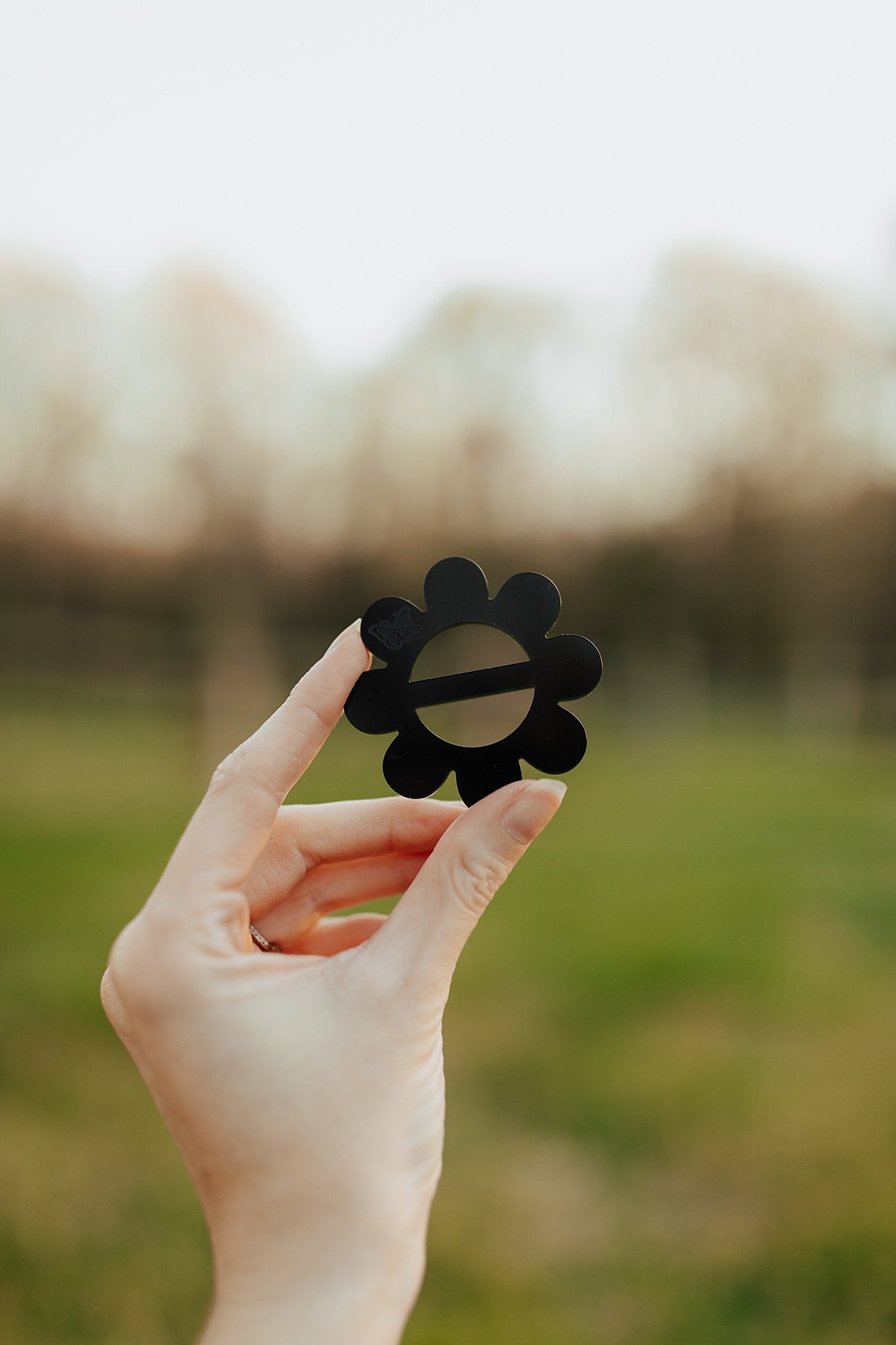 Chicka Cuff Daisy Black